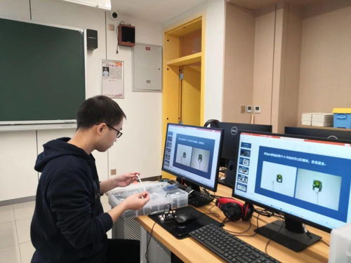 提升專業(yè)能力 夯實(shí)課改基礎(chǔ)——經(jīng)開(kāi)一校中小學(xué)信息技術(shù)組與科學(xué)組專業(yè)技能培訓(xùn)與咨詢服務(wù)